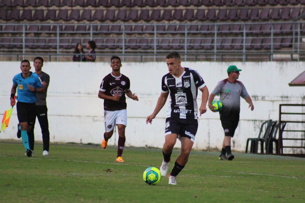 Com gol de Caxito, Inter arranca um ponto em Araraquara